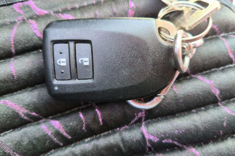 Used Toyota YARiS L Zhi Xuan 2022 X-Trail 1.5L CVT Luxury PLUS Edition Vehicle Key