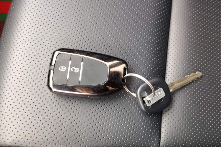 Used Toyota YARiS L Zhi Xuan 2022 X-Trail 1.5L CVT Luxury PLUS Edition Vehicle Key