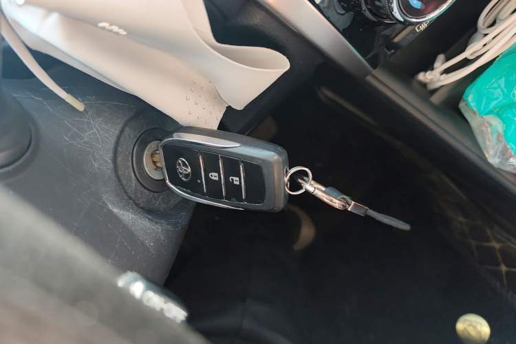 Used Toyota YARiS L Zhi Xuan 2022 X-Trail 1.5L CVT Leading PLUS Edition Vehicle Key