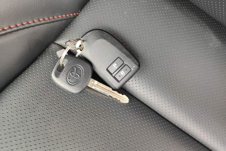Used Toyota YARiS L Zhi Xuan 2022 X-Trail 1.5L CVT Luxury PLUS Edition Vehicle Key