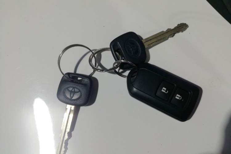 Used Toyota YARiS L Zhi Xuan 2022 1.5L CVT Leading PLUS Edition Vehicle Key