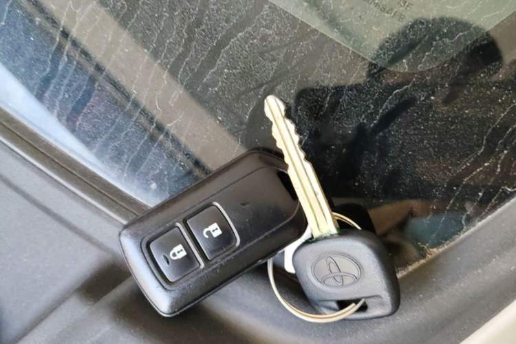 Used Toyota YARiS L Zhi Xuan 2022 X-Trail 1.5L CVT Leading PLUS Edition Vehicle Key