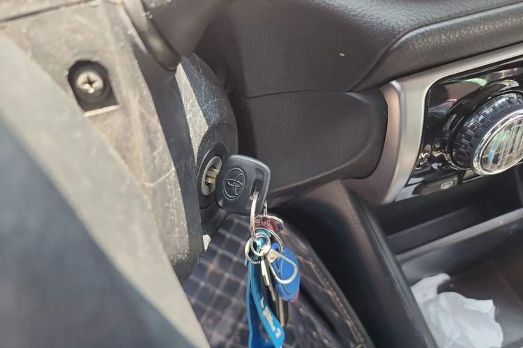 Used Toyota YARiS L Zhi Xuan 2022 X-Trail 1.5L CVT Leading PLUS Edition Vehicle Key