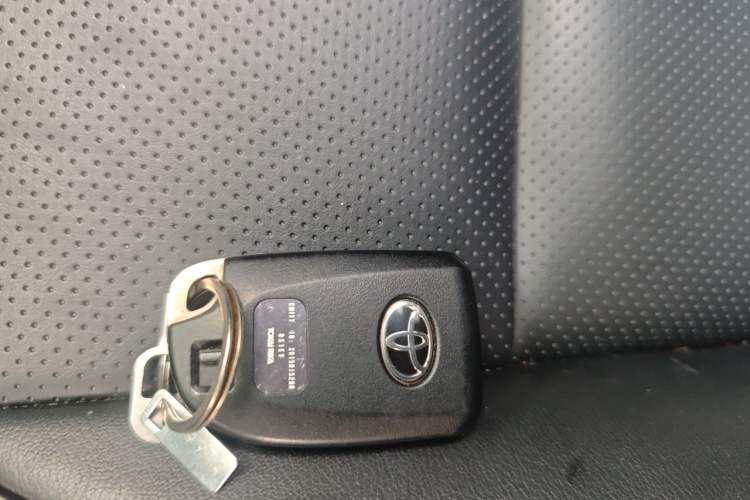 Used Toyota YARiS L Zhi Xuan 2022 X-Trail 1.5L CVT Luxury PLUS Edition Vehicle Key
