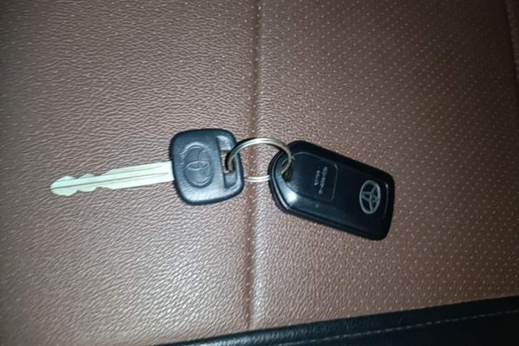 Used Toyota YARiS L Zhi Xuan 2022 X-Trail 1.5L CVT Leading PLUS Edition Vehicle Key