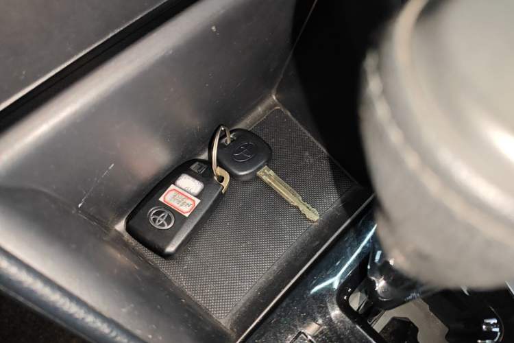 Used Toyota YARiS L Zhi Xuan 2022 1.5L CVT Luxury PLUS Edition Vehicle Key