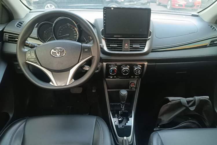Used Toyota YARiS L Zhi Xuan 2022 X-Trail 1.5L CVT Luxury PLUS Edition Center Console