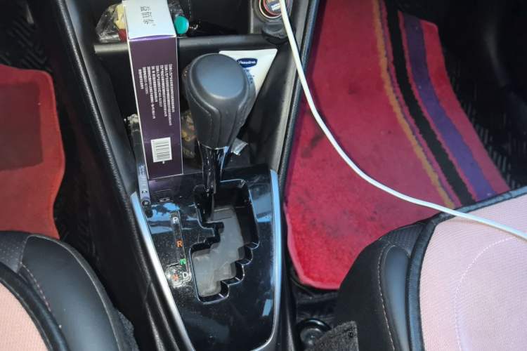 Used Toyota YARiS L Zhi Xuan 2022 X-Trail 1.5L CVT Luxury PLUS Edition Gear Lever