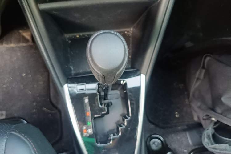 Used Toyota YARiS L Zhi Xuan 2022 X-Trail 1.5L CVT Luxury PLUS Edition Gear Lever