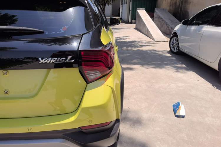 Used Toyota YARiS L Zhi Xuan 2022 X-Trail 1.5L CVT Leading PLUS Edition Right Rear Taillight