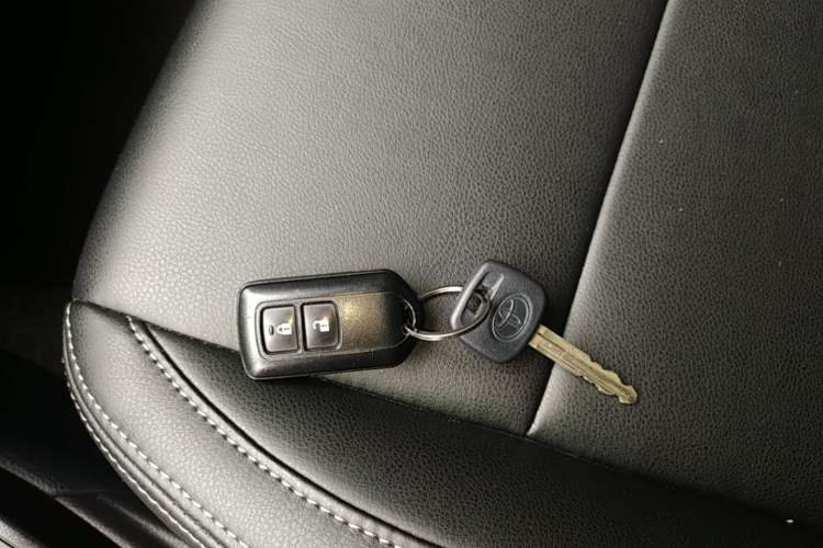 Used Toyota YARiS L Zhi Xuan 2022 X-Trail 1.5L CVT Leading PLUS Edition Vehicle Key
