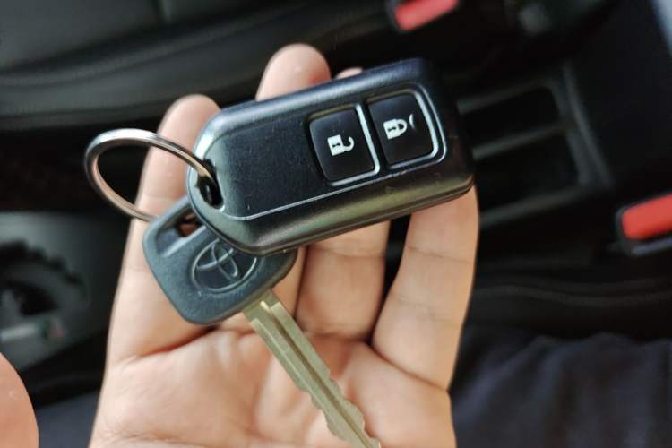 Used Toyota YARiS L Zhi Xuan 2022 X-Trail 1.5L CVT Leading PLUS Edition Vehicle Key
