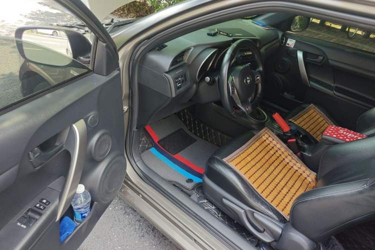 Used Toyota Zelas 2011 2.5L Luxury Edition Driver Seat