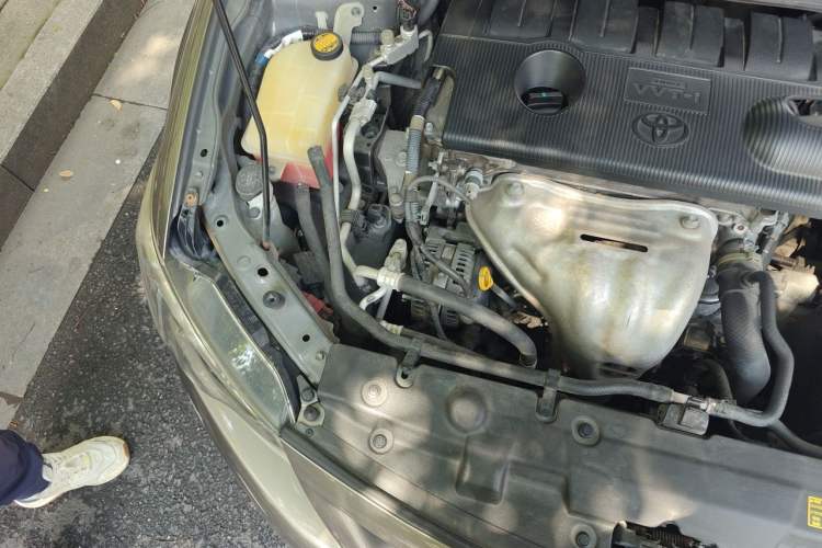 Used Toyota Zelas 2011 2.5L Luxury Edition Engine Bay Right