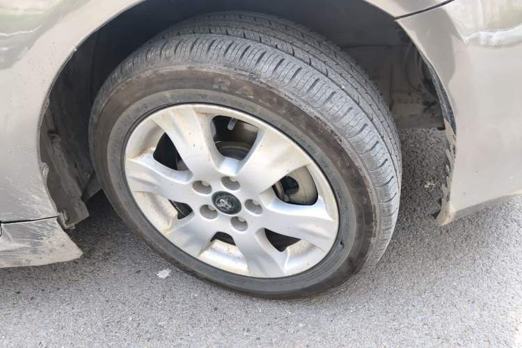 Used Toyota Zelas 2011 2.5L Luxury Edition Right Front Wheel Hub