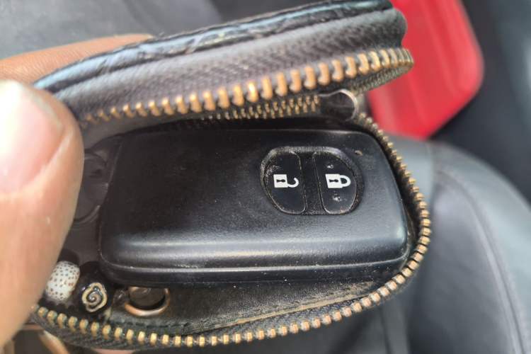 Used Toyota Zelas 2011 2.5L Luxury Edition Vehicle Key