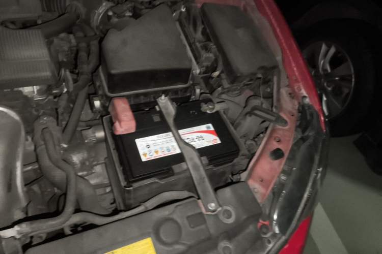 Used Toyota Zelas 2011 2.5L Standard Edition Engine Bay Left