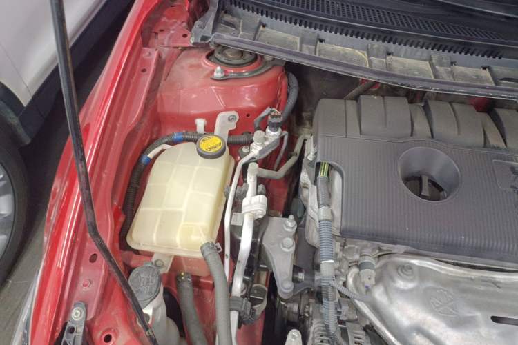 Used Toyota Zelas 2011 2.5L Luxury Edition Engine Bay Right