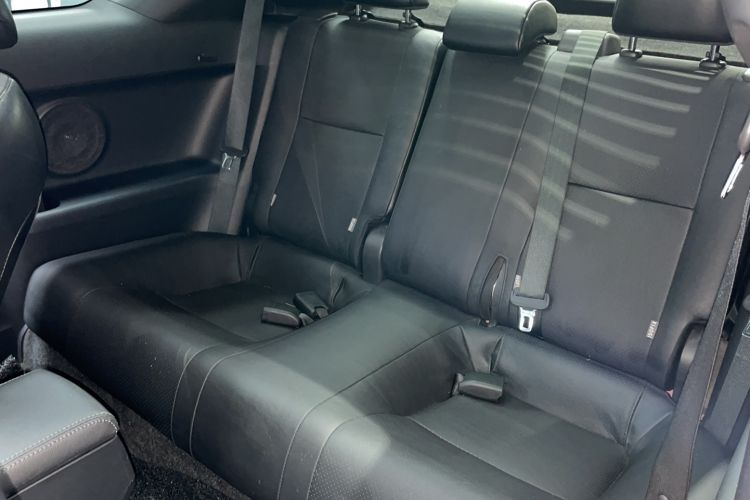 Used Toyota Zelas 2011 2.5L Luxury Edition Interior 1