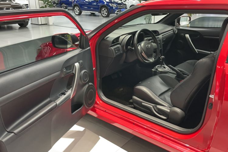 Used Toyota Zelas 2011 2.5L Luxury Edition Interior 2