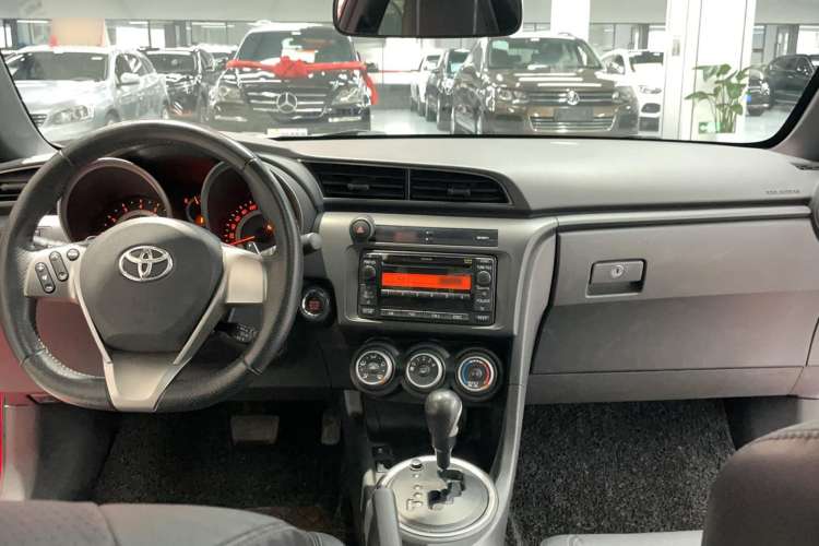 Used Toyota Zelas 2011 2.5L Luxury Edition Interior 3