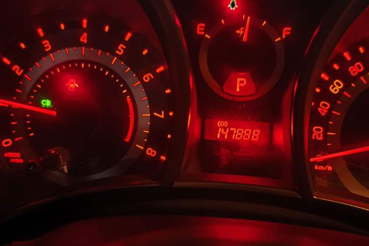 Used Toyota Zelas 2011 2.5L Standard Edition Odometer Close Up