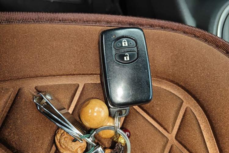 Used Toyota Zelas 2011 2.5L Standard Edition Vehicle Key