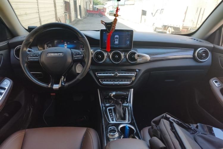 Used TRAUM MEET 3 2018 1.5T CVT Luxury Model Center Console