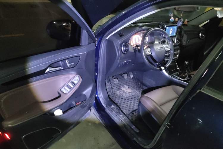 Used TRAUM MEET 3 2018 1.5T Manual Luxury Model Driver Seat
