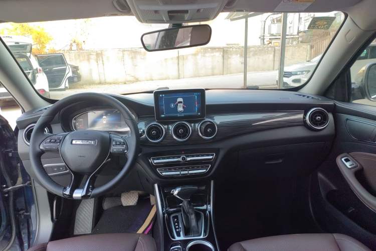 Used TRAUM MEET 3 2018 1.5T CVT Luxury Model Interior 2