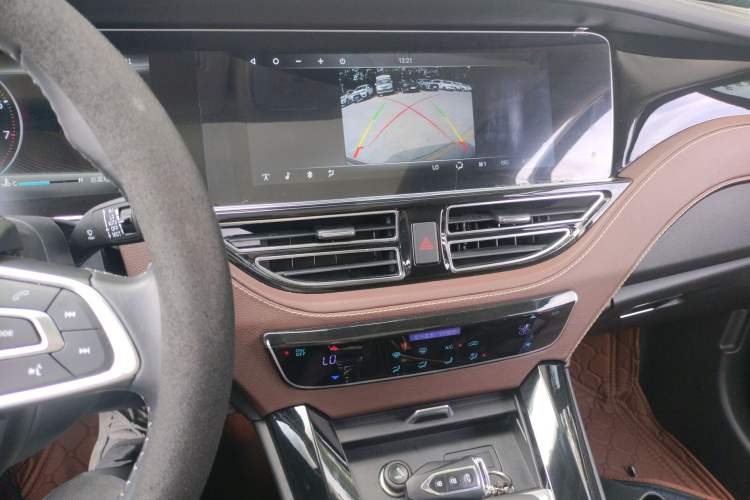 Used TRAUM S70 2018 1.5T Automatic Luxury 7-Seater Audio And AC Panel
