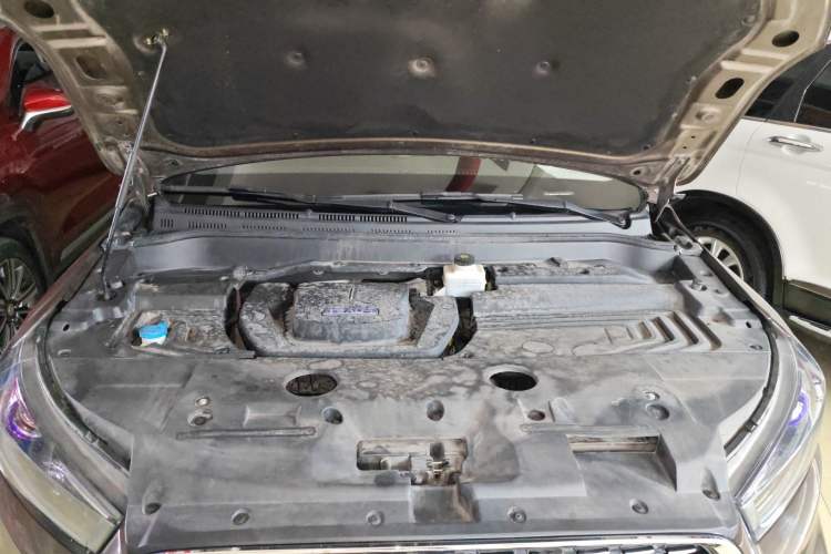 Used TRAUM S70 2018 1.5T Automatic Comfort Model 7 Seats Engine Bay