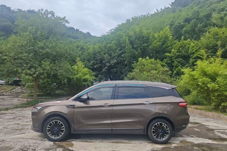 Used TRAUM S70 2018 1.5T Manual Comfort 7-Seater Exterior 2