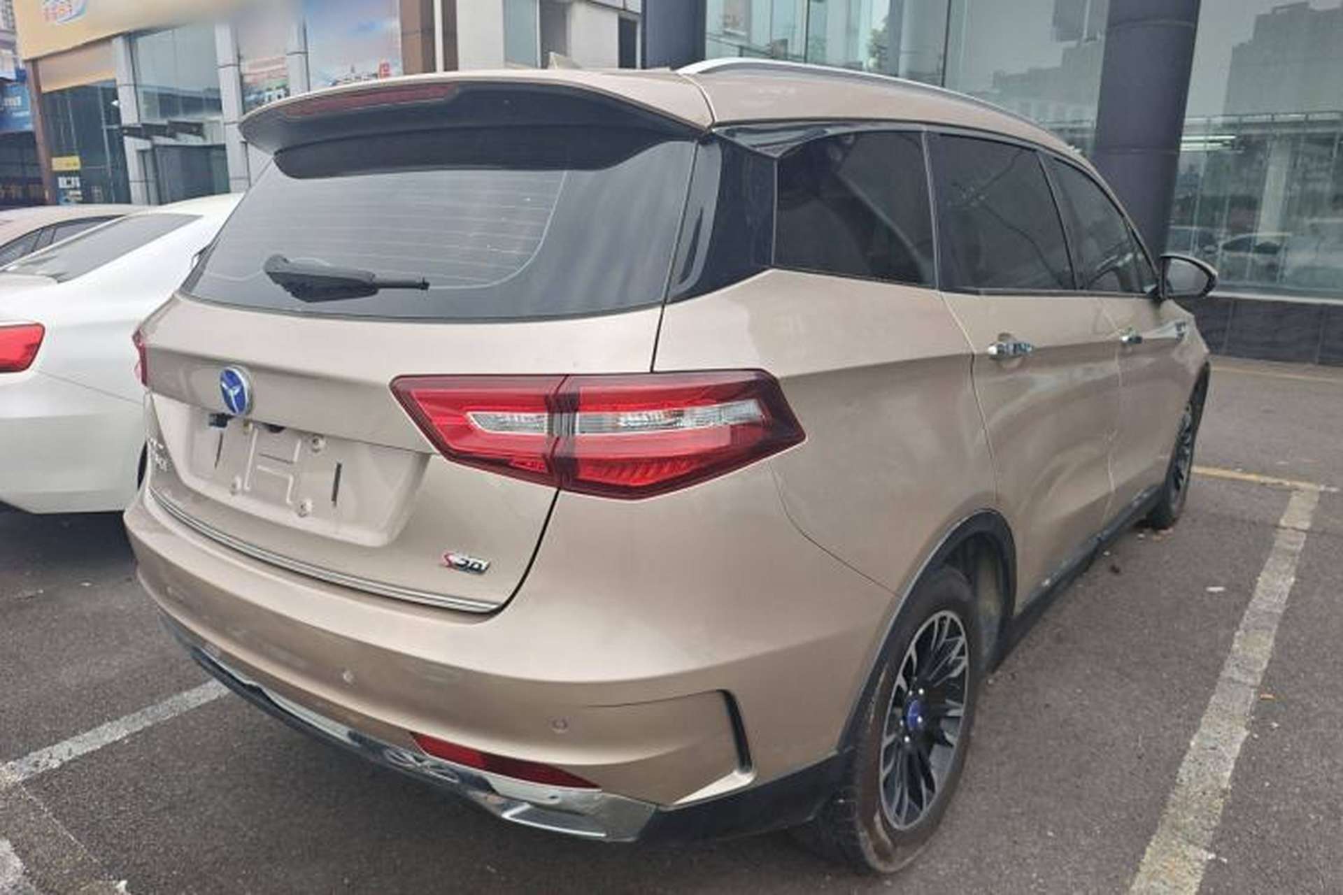 Used TRAUM S70 2018 1.5T Automatic Comfort Model 7 Seats Exterior 3
