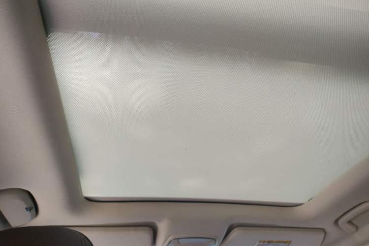 Used TRAUM S70 2018 1.5T Automatic Luxury 7-Seater Headliner