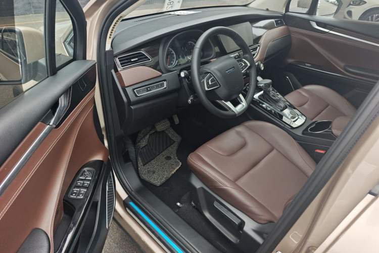 Used TRAUM S70 2018 1.5T Automatic Comfort Model 7 Seats Interior 2