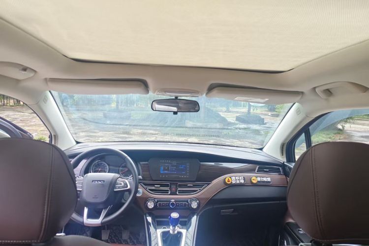 Used TRAUM S70 2018 1.5T Manual Comfort 7-Seater Interior 3