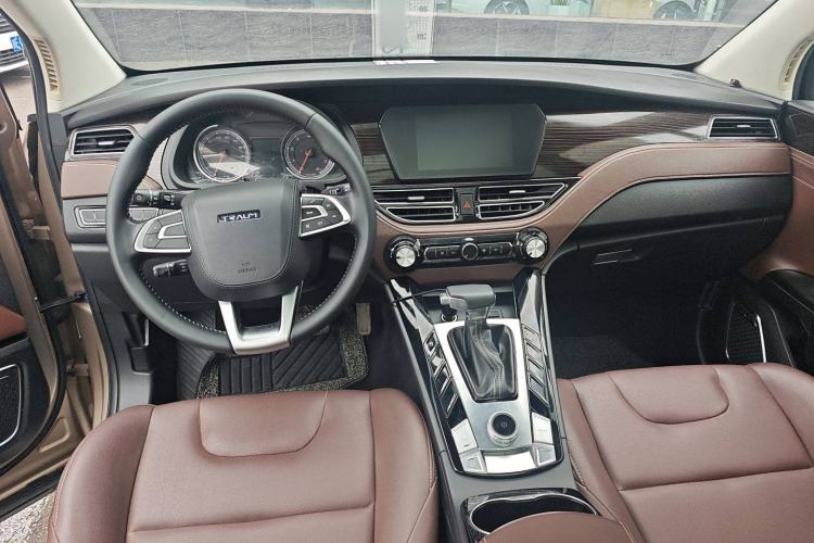 Used TRAUM S70 2018 1.5T Automatic Comfort Model 7 Seats Interior 3
