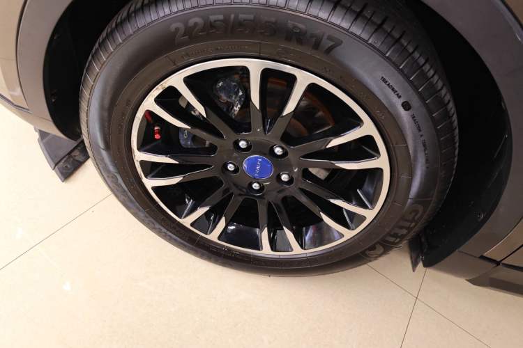 Used TRAUM S70 2018 1.5T Automatic Comfort Model 7 Seats Left Front Wheel Hub