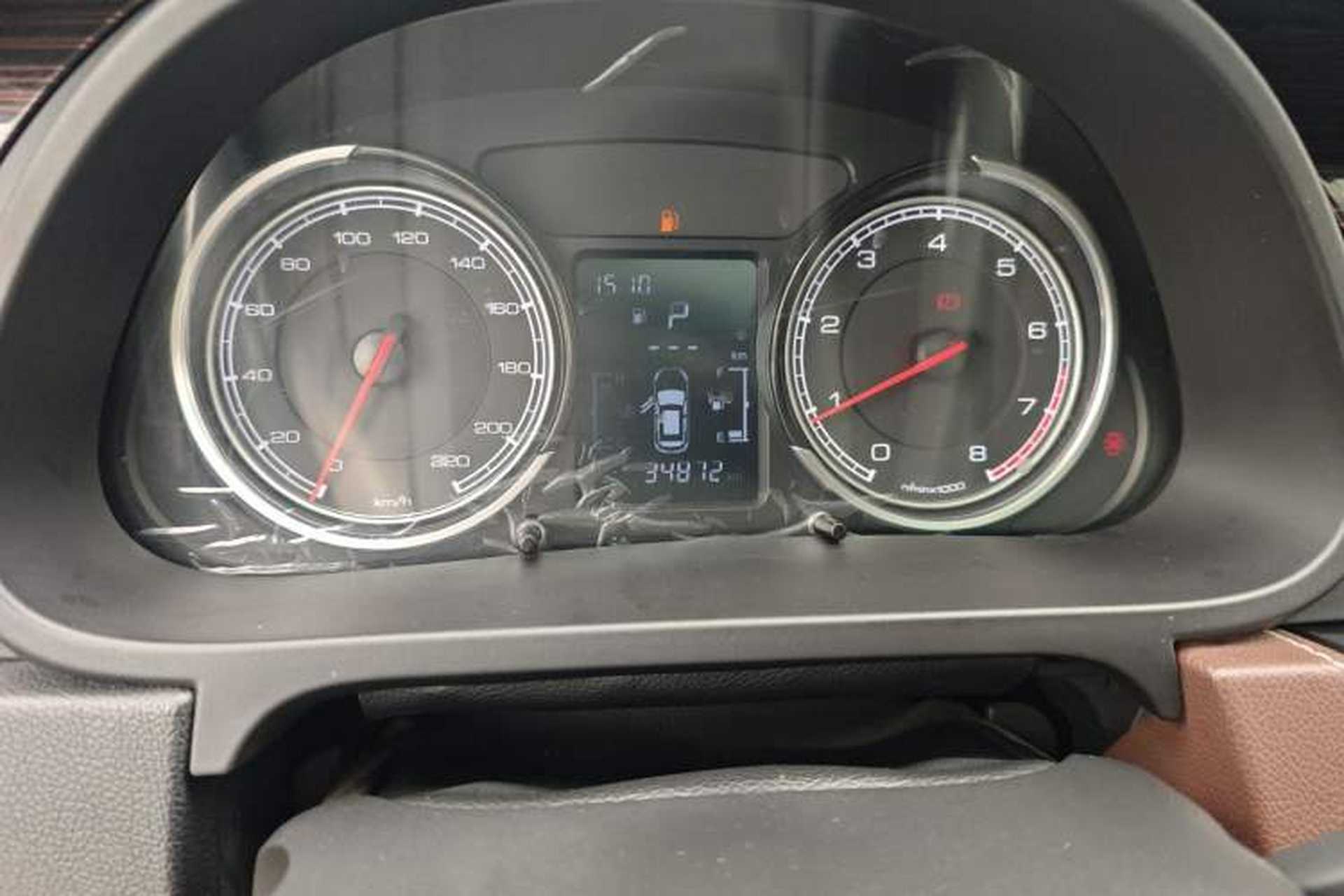 Used TRAUM S70 2018 1.5T Automatic Comfort Model 7 Seats Odometer Close Up