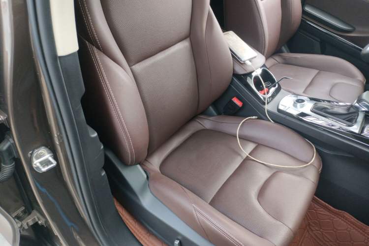 Used TRAUM S70 2018 1.5T Automatic Luxury 7-Seater Right Front Seat