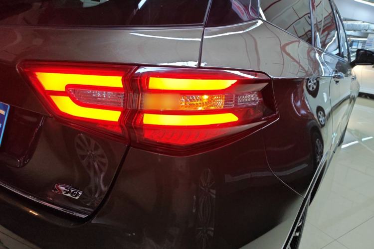 Used TRAUM S70 2018 1.5T Automatic Comfort Model 7 Seats Right Rear Taillight
