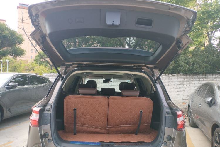 Used TRAUM S70 2018 1.5T Automatic Luxury 7-Seater Trunk