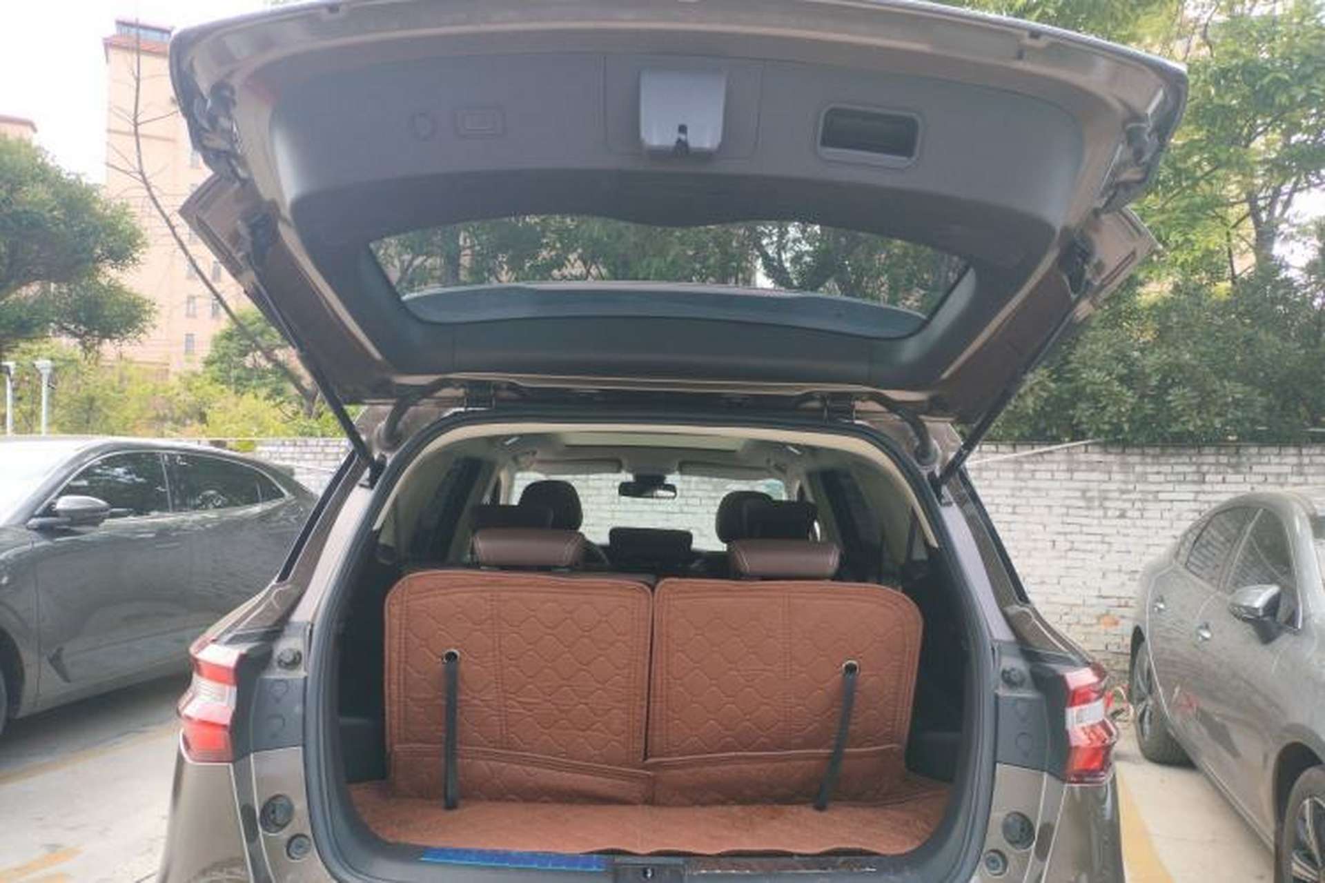 Used TRAUM S70 2018 1.5T Automatic Luxury 7-Seater Trunk
