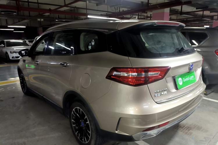 Used TRAUM S70 2018 1.5T Automatic Standard Edition 5 Seats Exterior 2