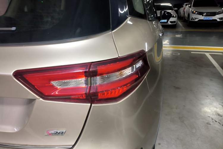 Used TRAUM S70 2018 1.5T Automatic Standard Edition 5 Seats Exterior 3