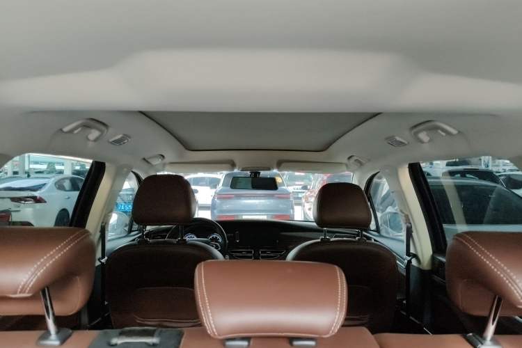 Used TRAUM S70 2018 1.5T Automatic Comfort Model 7 Seats Headliner