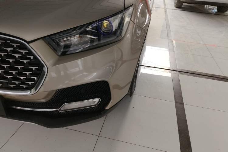 Used TRAUM S70 2018 1.5T Automatic Comfort Model 7 Seats Left Front Headlight