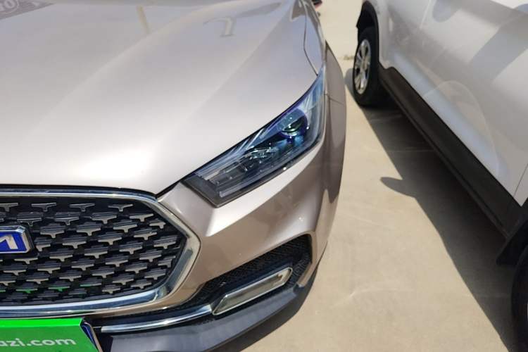 Used TRAUM S70 2018 1.5T Automatic Comfort Model 7 Seats Left Front Headlight