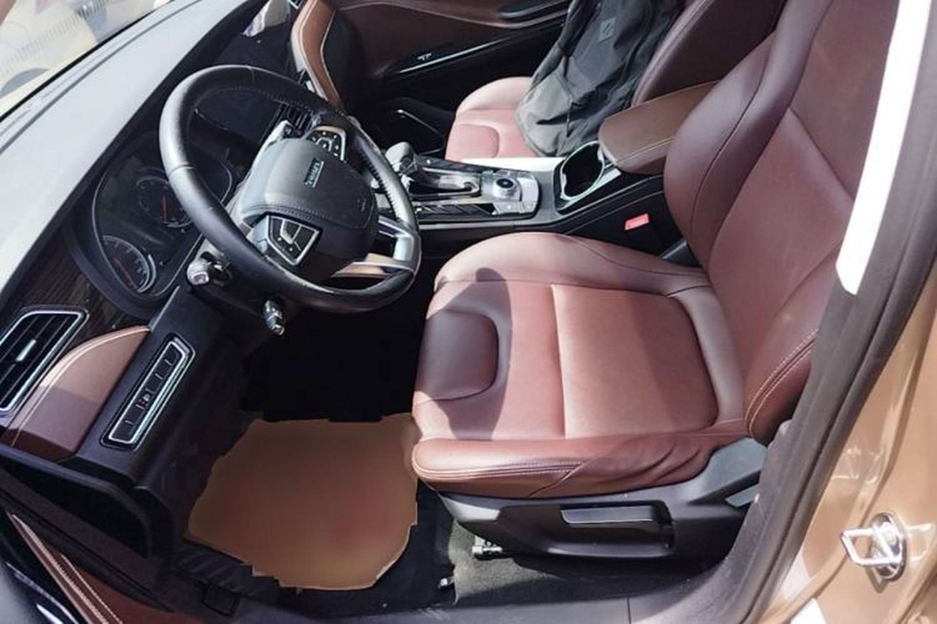 Used TRAUM S70 2018 1.5T Automatic Comfort Model 7 Seats Left Front Seat